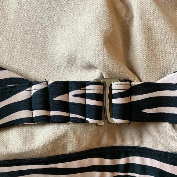 NWT- Kona Sol Molded zebra print bandeau bikini top | size D/DD - Picture 7 of 9